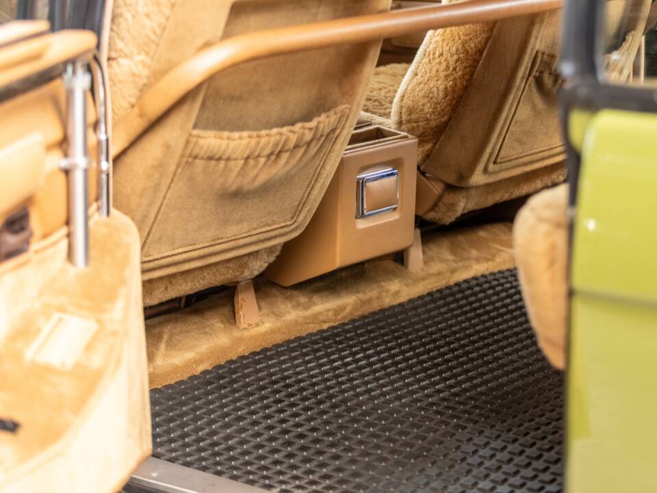 Bild 33/66 von Land Rover Range Rover Classic Rometsch (1985)