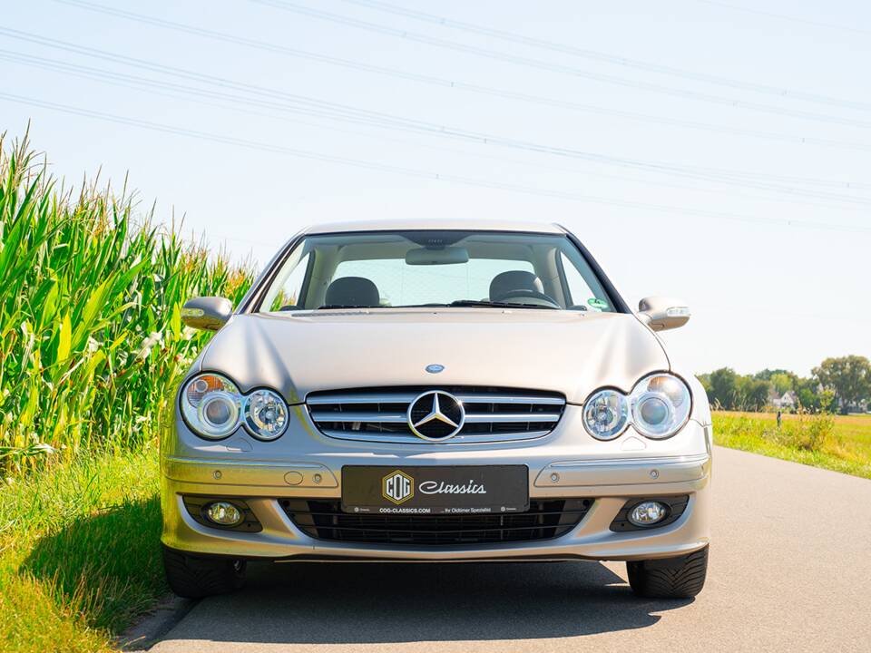 Image 11/49 of Mercedes-Benz CLK 280 (2006)