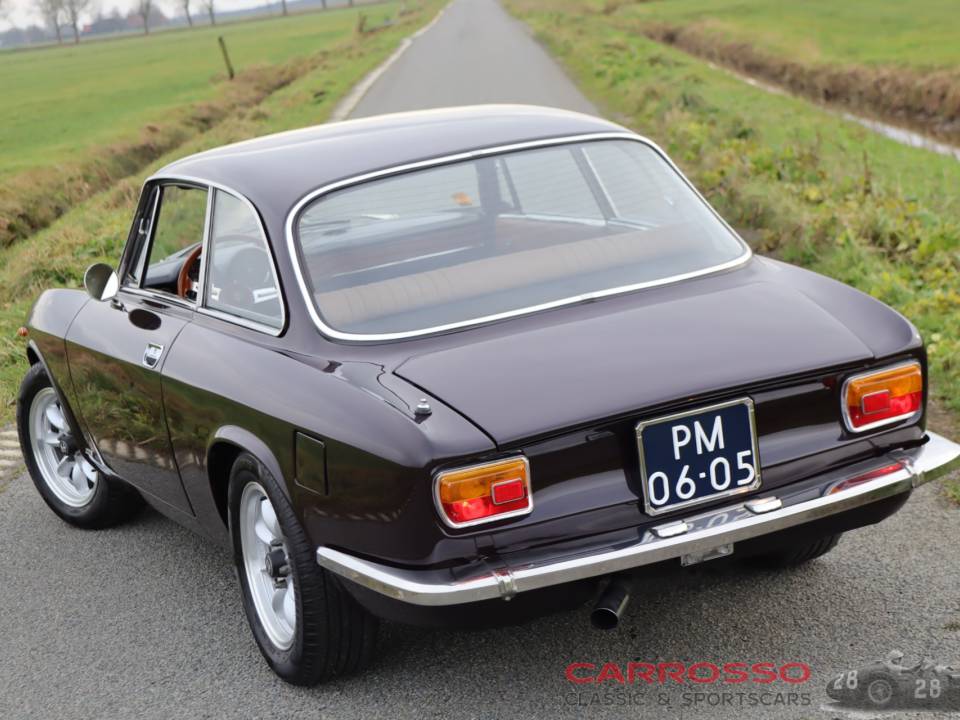 Bild 37/40 von Alfa Romeo Giulia GT 1300 Junior (1972)