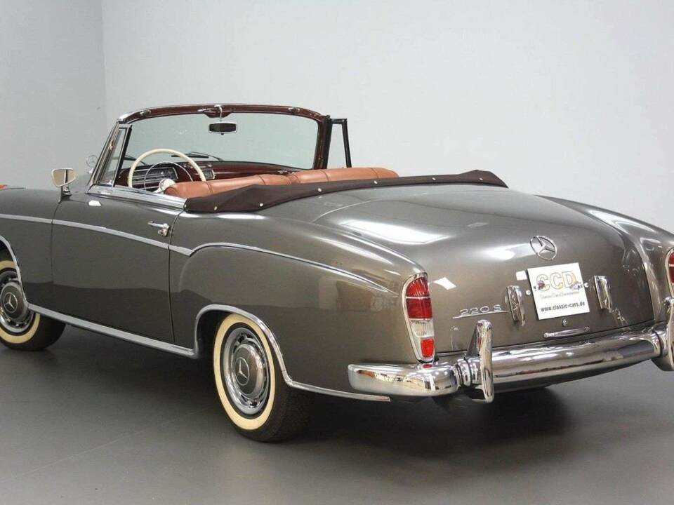 Image 2/14 of Mercedes-Benz 220 S Cabriolet (1957)