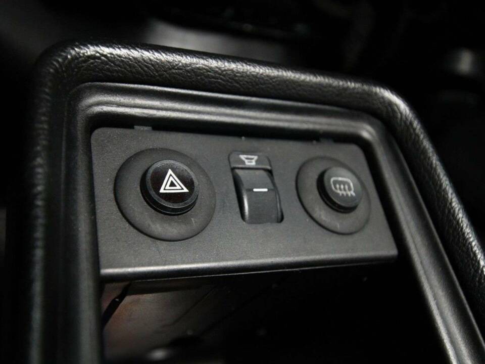 Image 17/30 of Porsche 911 Carrera 3.2 (1986)