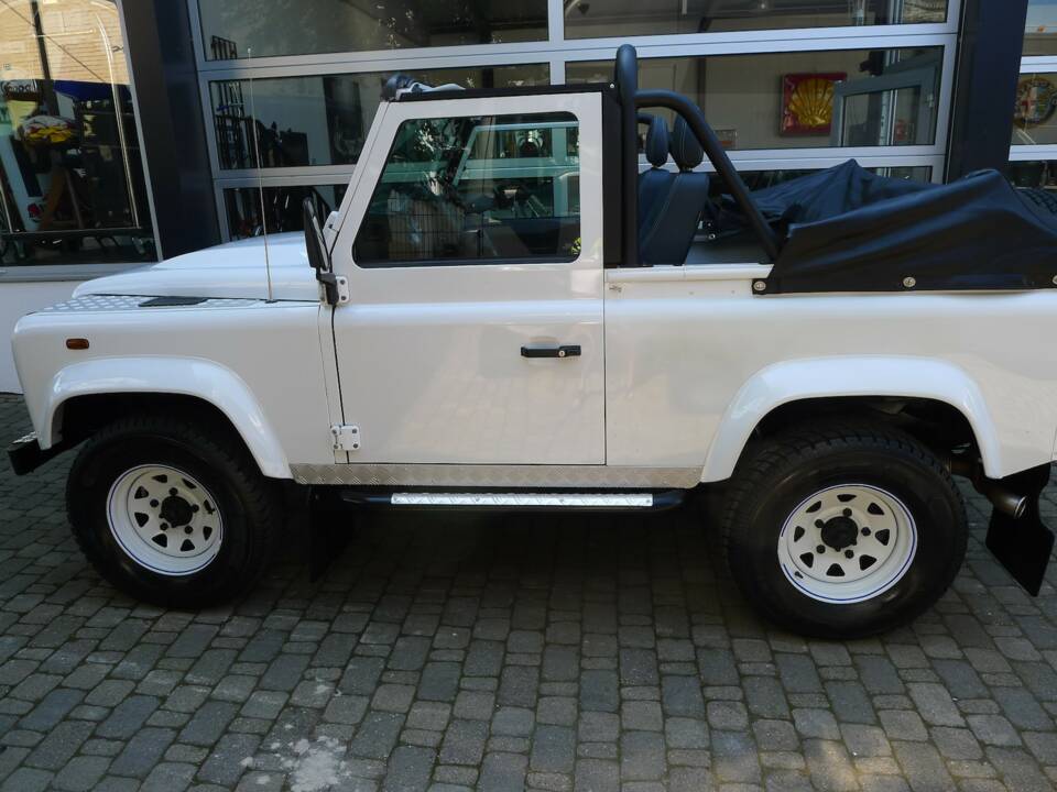 Image 7/15 of Land Rover Defender 90 (2014)