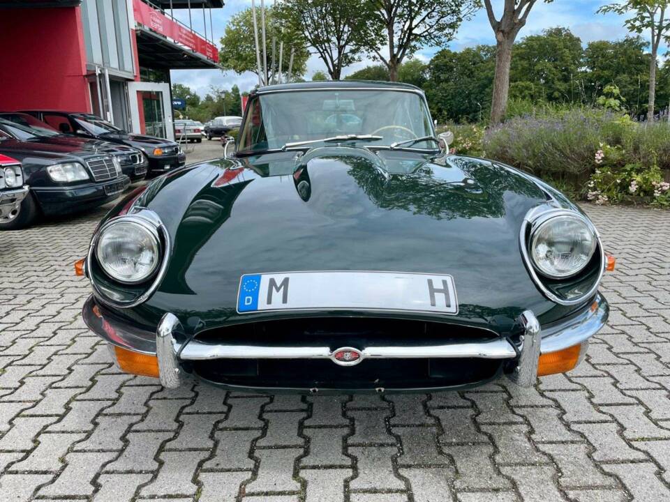 Image 4/20 de Jaguar E-Type (1969)