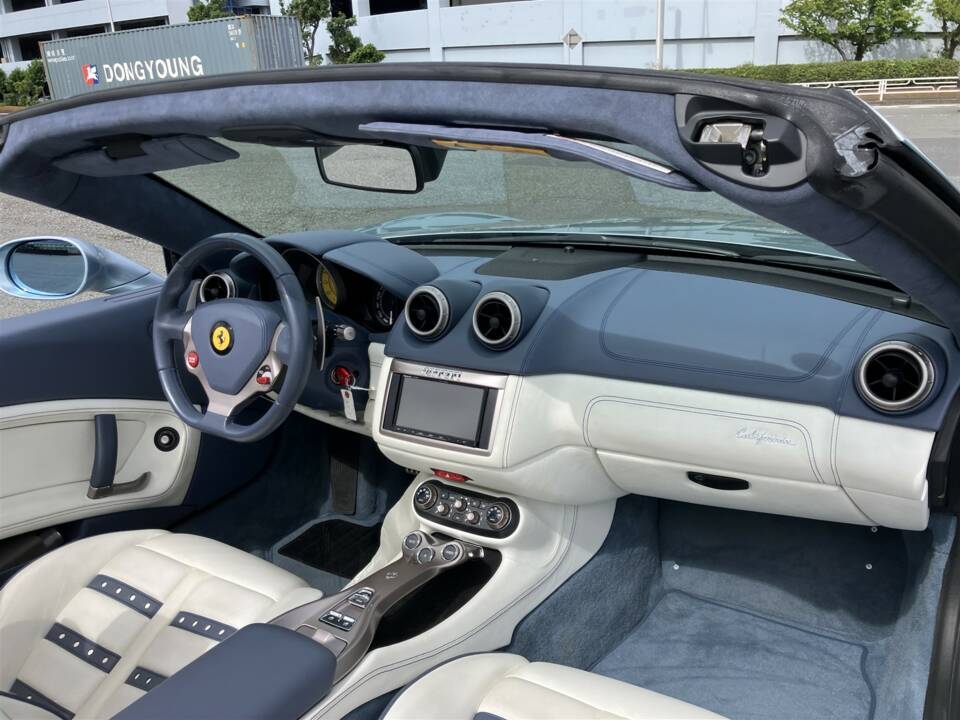 Afbeelding 36/66 van Ferrari California 30 (2013)