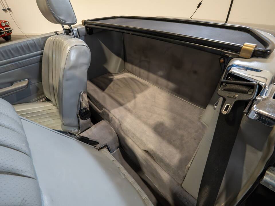 Image 20/32 of Mercedes-Benz 280 SL (1985)