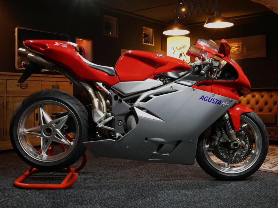 Image 3/36 of MV Agusta DUMMY (2004)