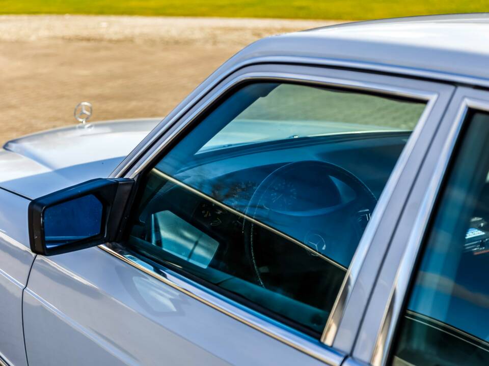 Image 57/175 of Mercedes-Benz 420 SE (1986)