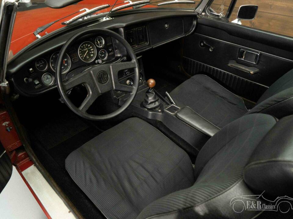 Afbeelding 2/19 van MG MGB (1978)