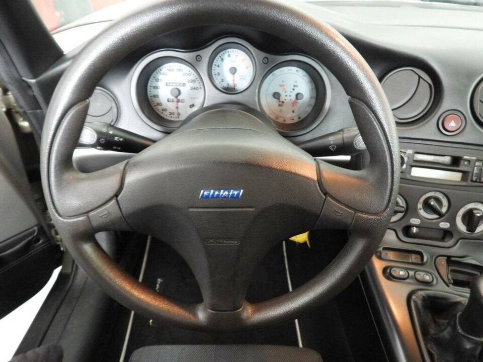 Immagine 6/14 di FIAT Barchetta 1.8 16V (2000)