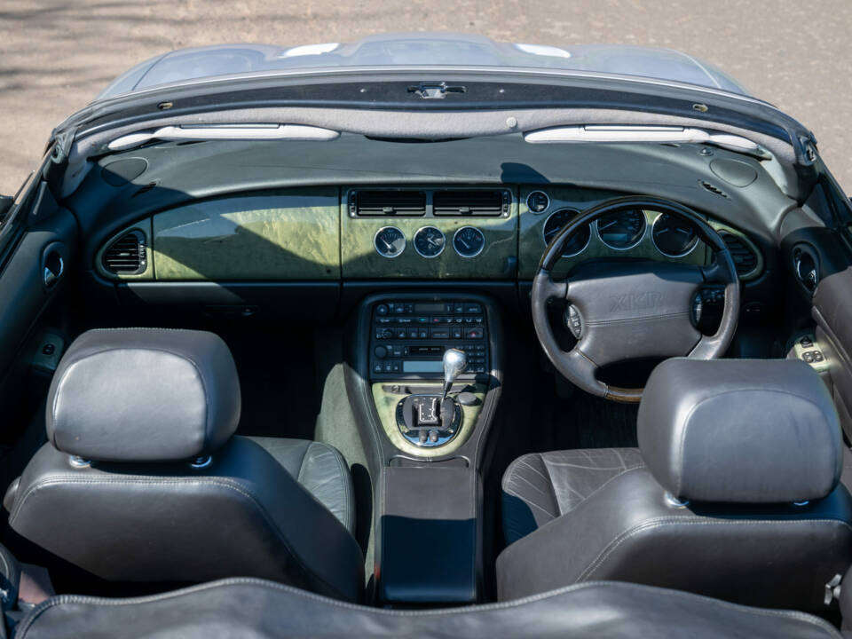 Bild 7/12 von Jaguar XKR (2001)