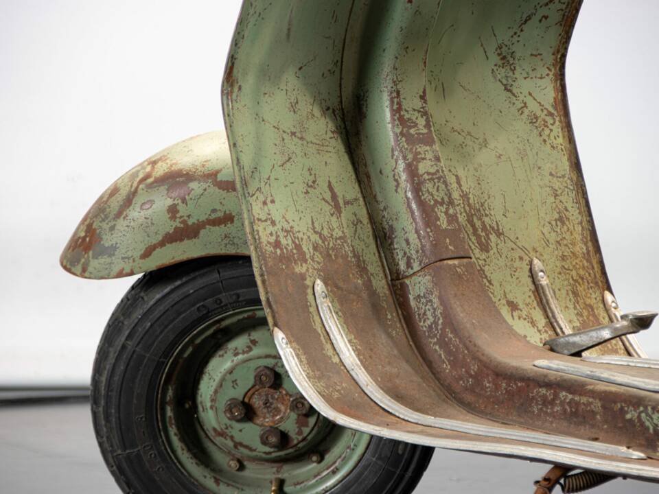 Image 19/50 de Piaggio Vespa 125 (1953)