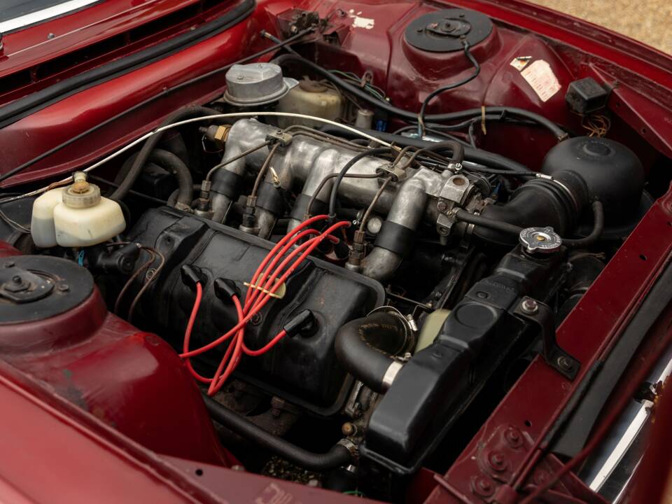 Image 6/45 of Peugeot 504 Convertible (1974)