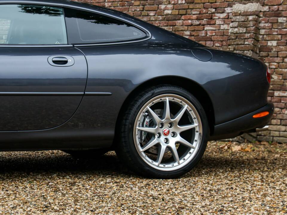 Immagine 14/50 di Jaguar XK8 4.0 (2002)