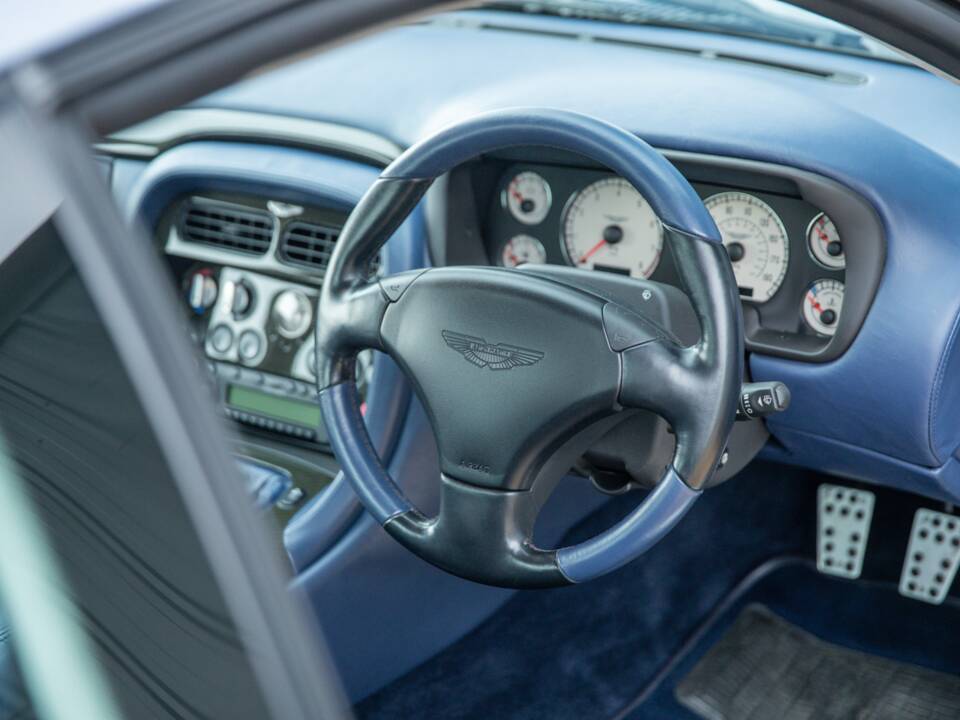 Image 59/74 of Aston Martin DB 7 GT (2004)