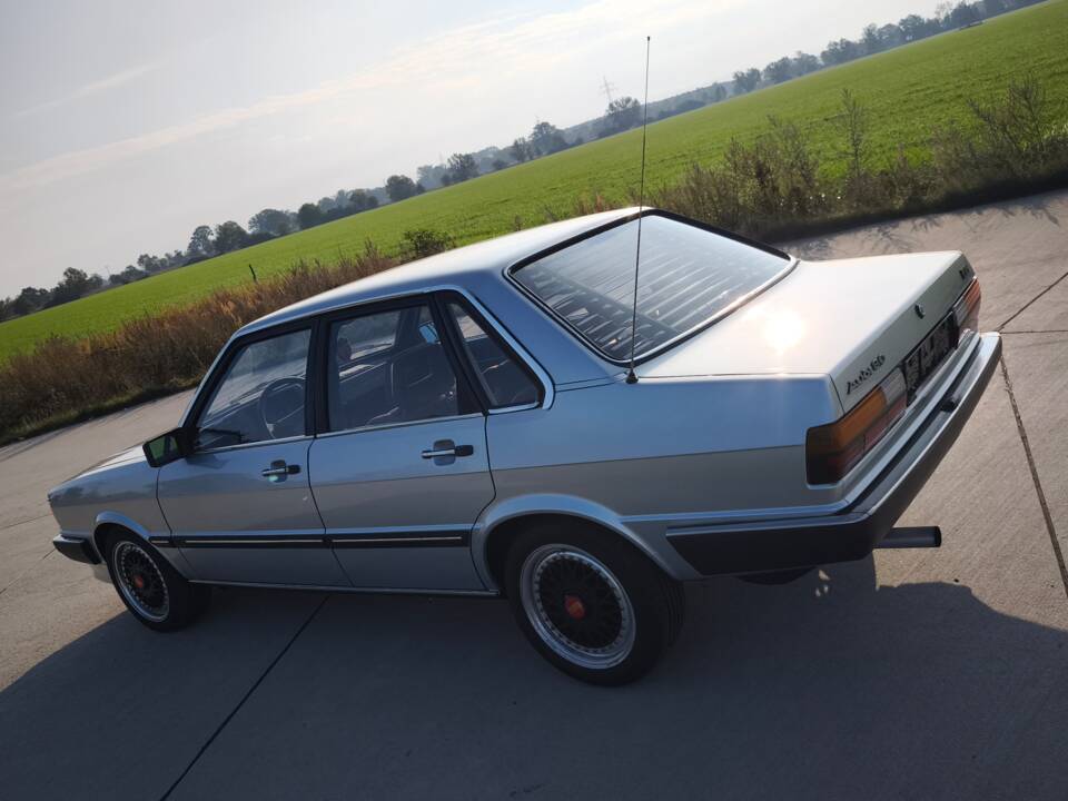 Image 64/94 de Audi 80 CD 5S (1982)