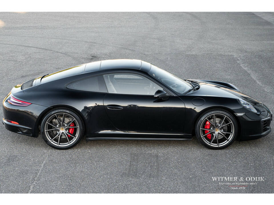 Image 8/38 of Porsche 911 Carrera 4S (2017)