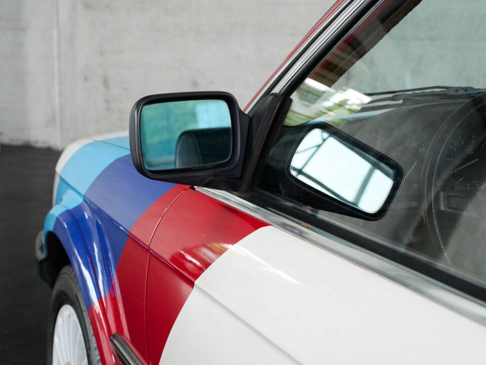 Bild 16/50 von BMW 325i (1986)