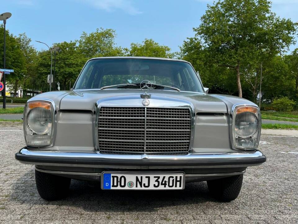 Bild 2/14 von Mercedes-Benz 200 (1972)