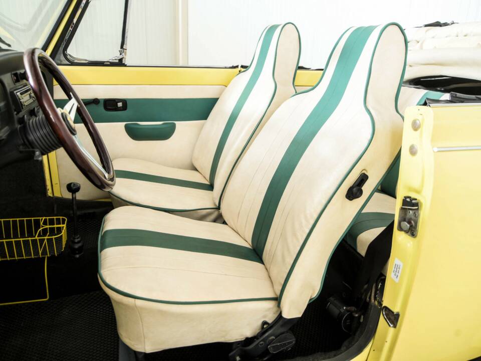 Immagine 15/50 di Volkswagen Käfer 1302 (1971)