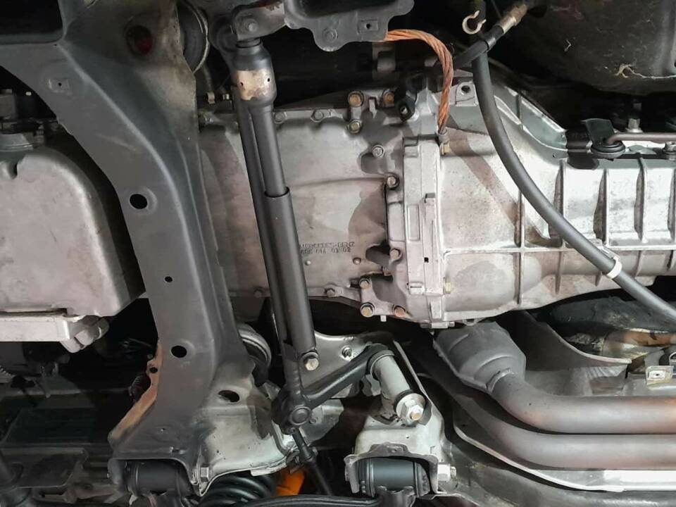 Image 30/33 of Mercedes-Benz E 300 Diesel (1994)