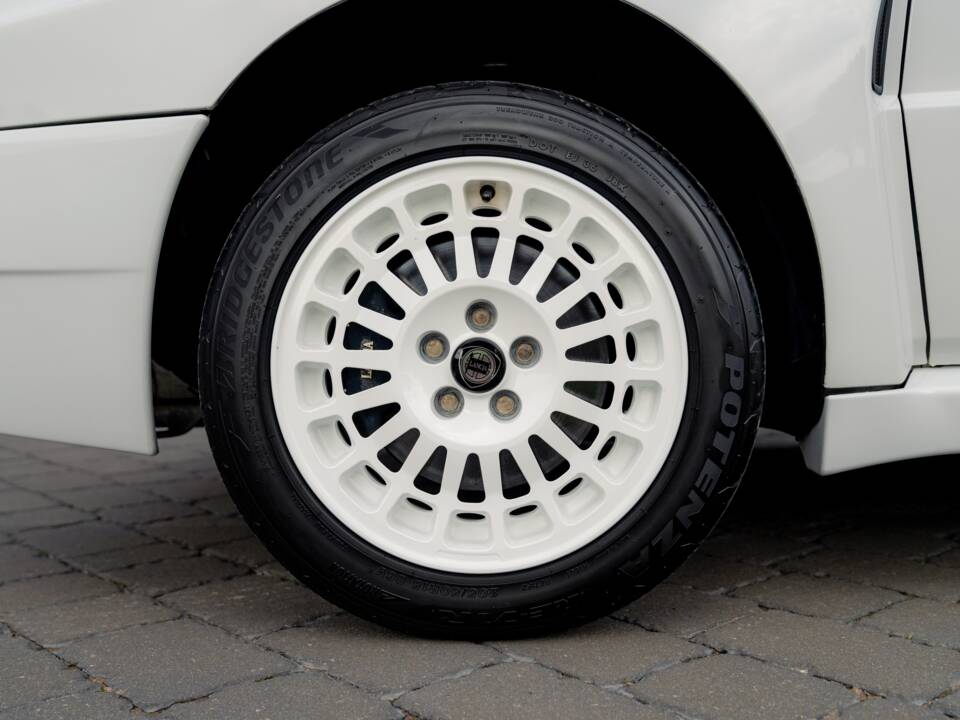 Imagen 27/96 de Lancia Delta HF Integrale Evoluzione I "Martini 5" (1992)