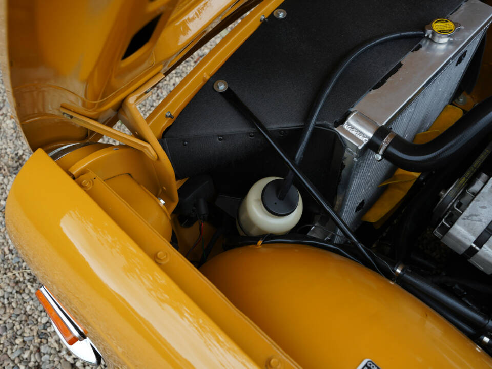 Immagine 11/50 di Triumph TR 6 (1971)