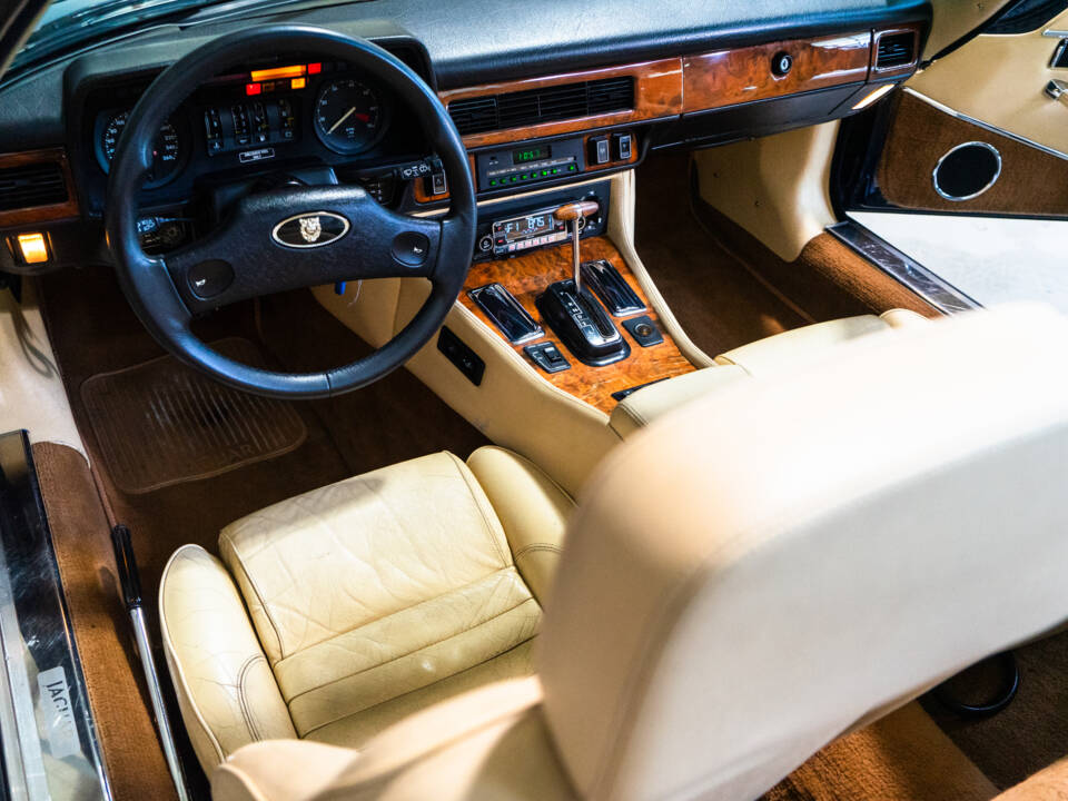 Bild 27/47 von Jaguar XJS 5.3 V12 (1988)