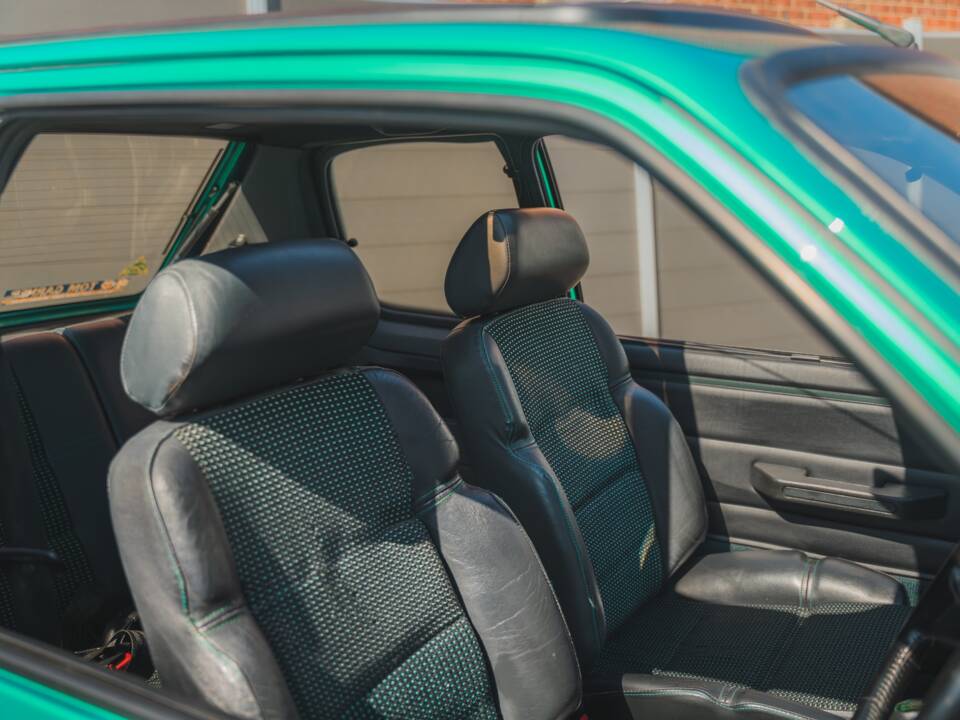 Bild 36/50 von Peugeot 205 GTi 1.9 (1991)