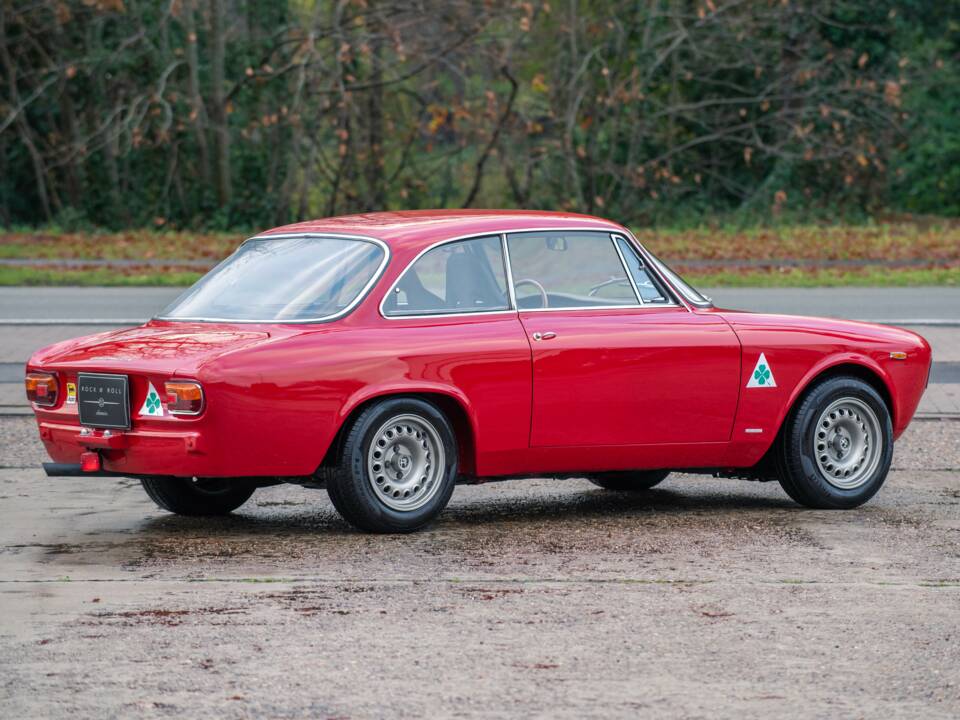 Image 5/31 of Alfa Romeo Giulia Sprint GTA (1966)