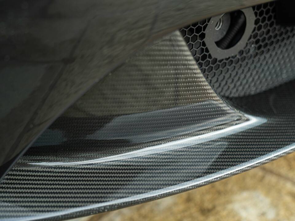 Afbeelding 14/50 van Aston Martin V8 Vantage S (2013)