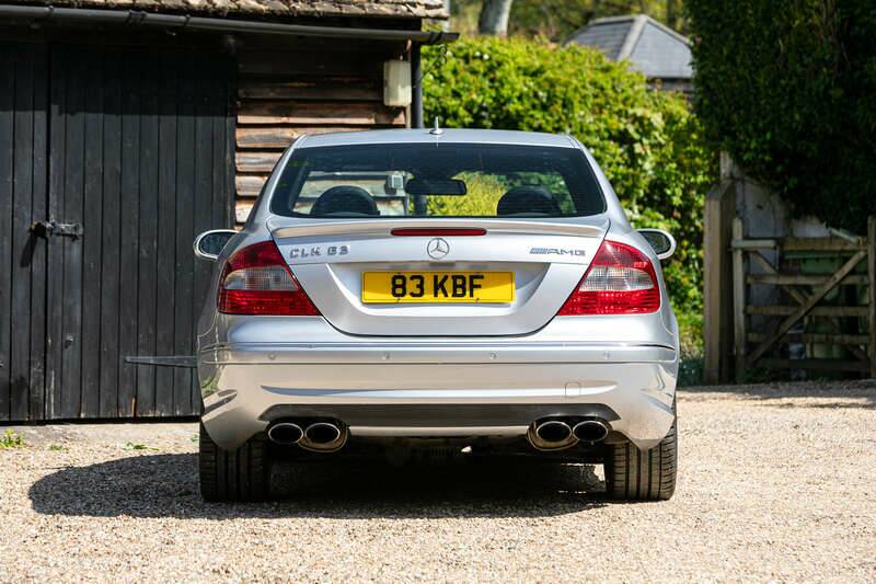 Afbeelding 7/34 van Mercedes-Benz CLK 63 AMG (2007)