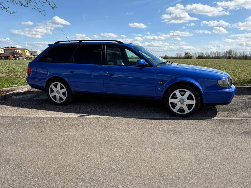 Image 3/29 of Audi S6 Plus Avant (1996)