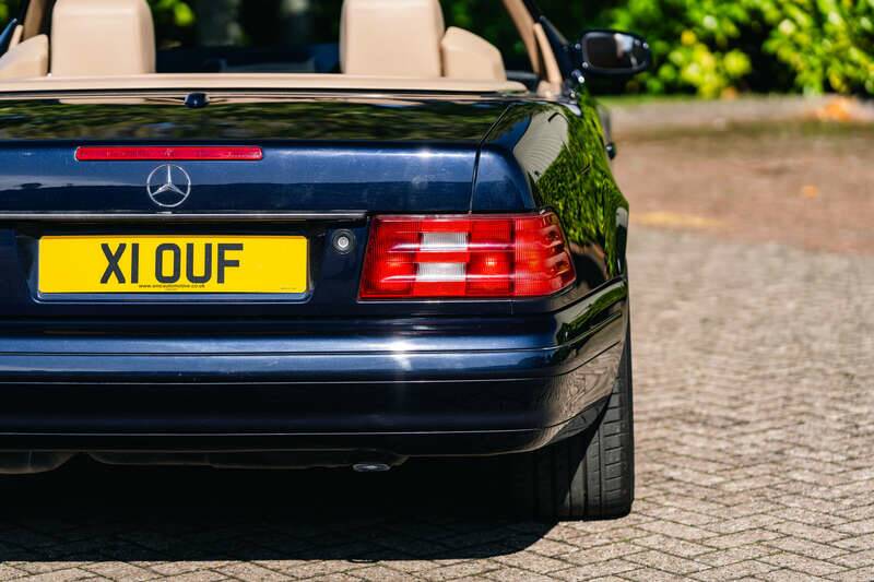 Image 27/50 of Mercedes-Benz SL 600 (2000)
