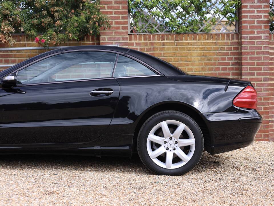 Image 25/50 de Mercedes-Benz SL 350 (2004)