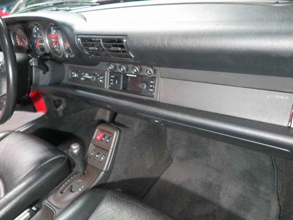Immagine 20/43 di Porsche 911 Carrera (1997)