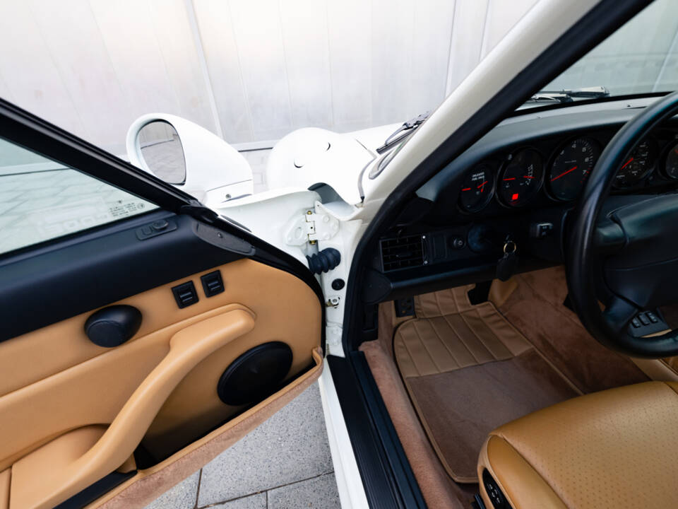 Bild 14/50 von Porsche 911 Carrera 4S (1996)