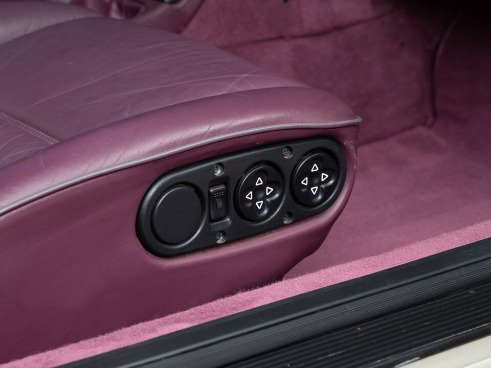 Image 37/41 de Porsche 911 Carrera 2 (1992)