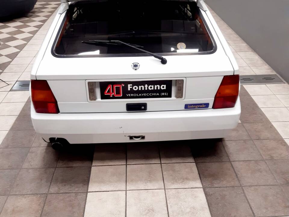 Image 8/15 of Lancia Delta HF Integrale 16V (1992)