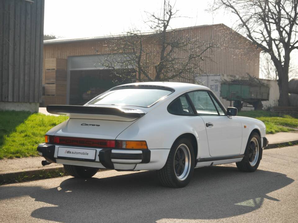 Afbeelding 2/20 van Porsche 911 Carrera 3.2 (1985)