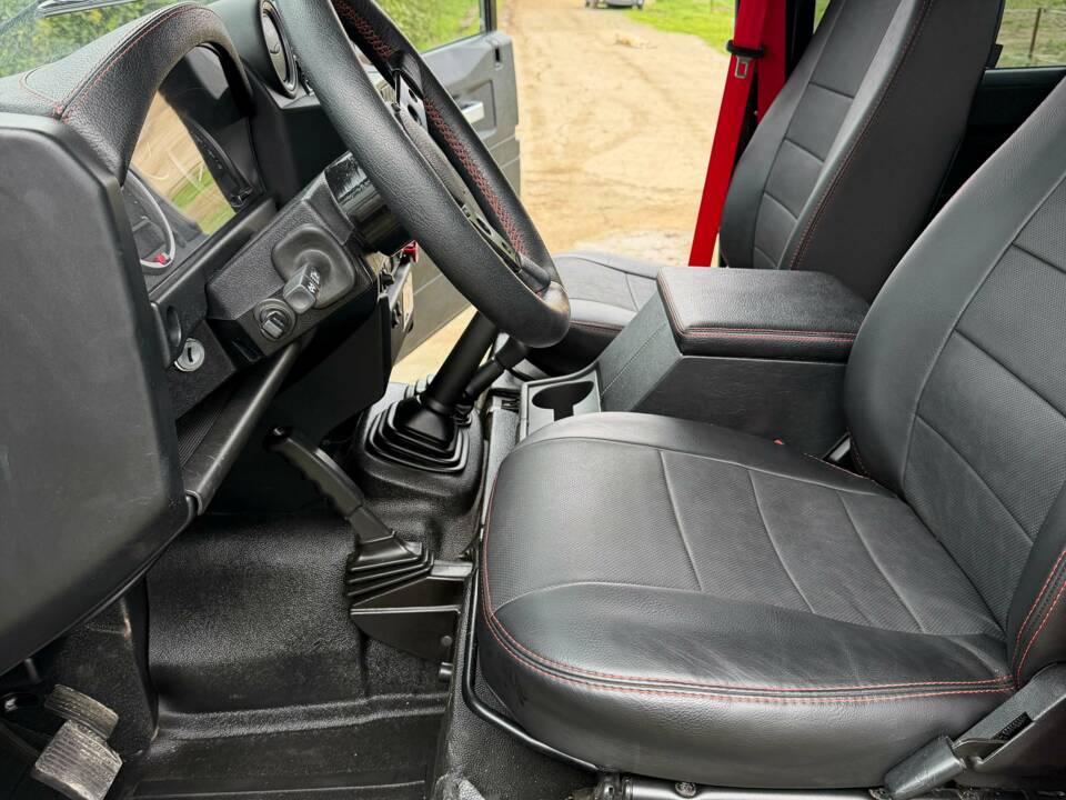 Bild 13/14 von Land Rover Defender 110 (2012)