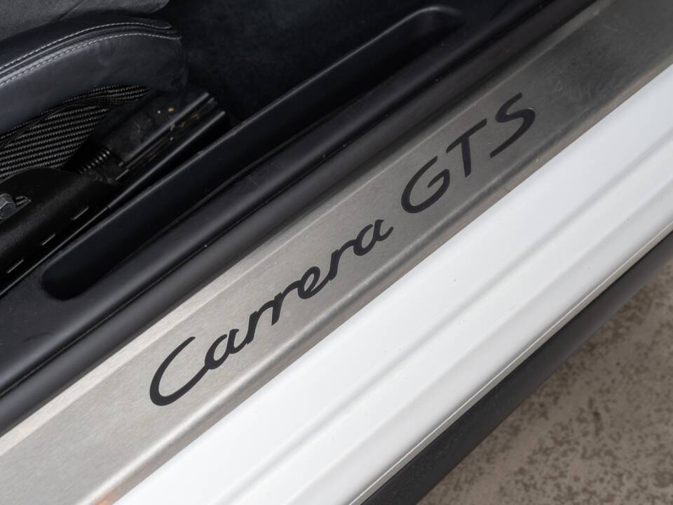 Imagen 21/46 de Porsche 911 Carrera GTS (2011)