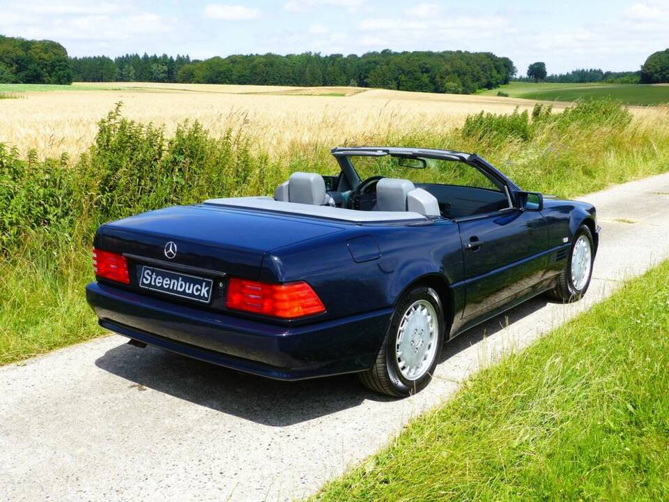 Mercedes-Benz 500 SL Roadster (R 129) dunkelblau 1990