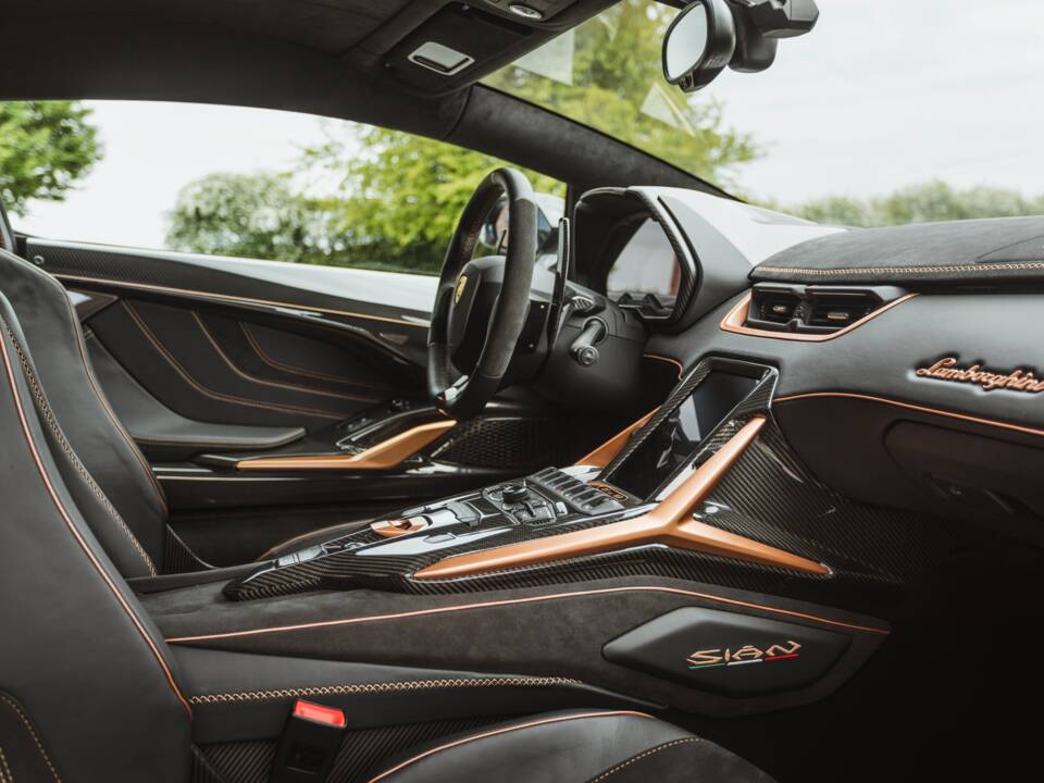 Image 49/68 of Lamborghini Sián FKP 37 (2021)