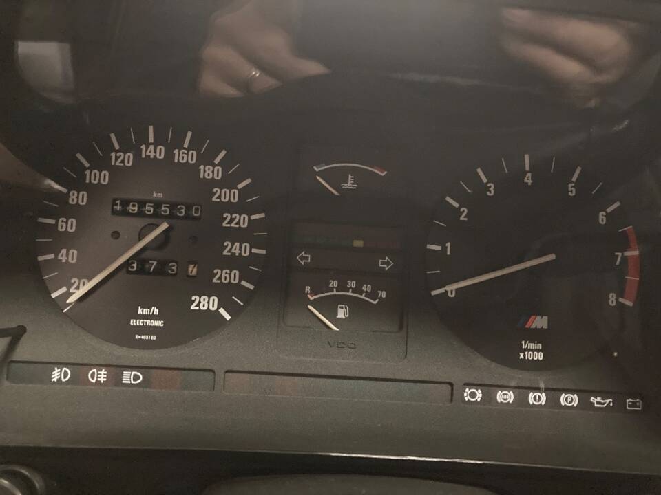 Bild 16/22 von BMW M 635 CSi (1987)