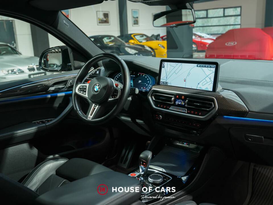 Image 17/24 of BMW X4 M (2022)