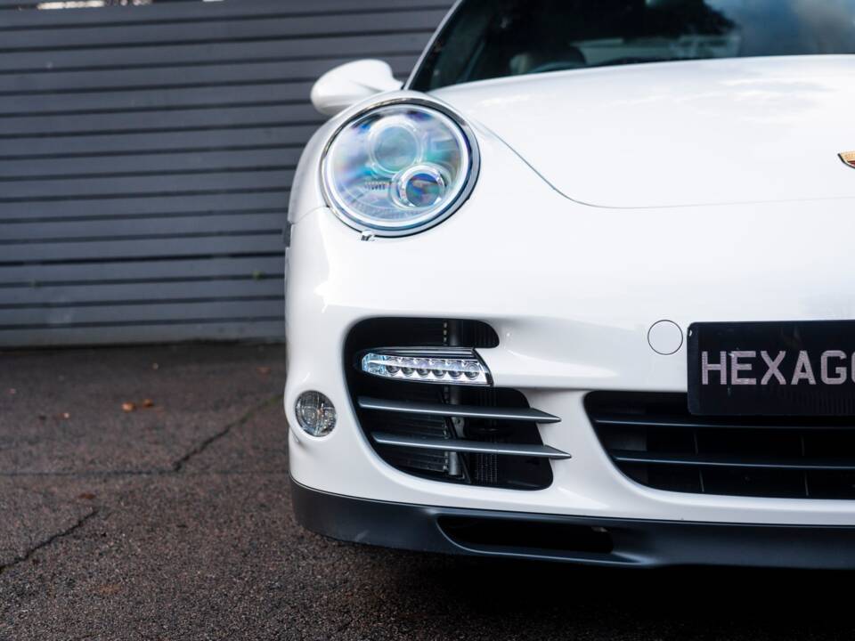 Bild 15/52 von Porsche 911 Turbo (2010)