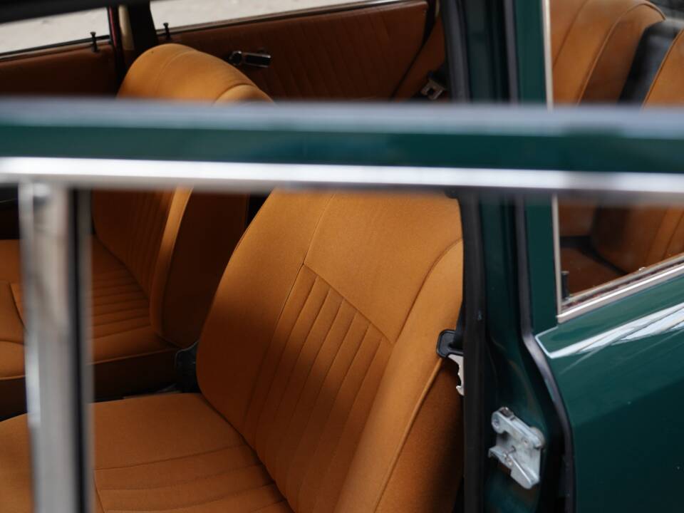 Image 20/83 of Alfa Romeo 1750 Berlina (1970)