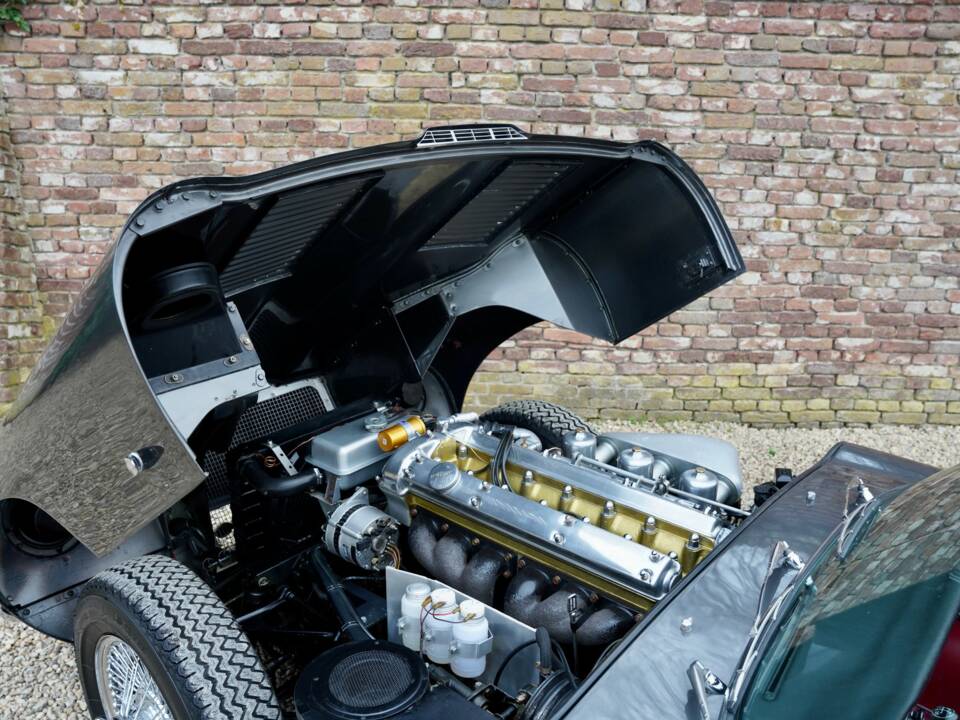 Immagine 22/50 di Jaguar E-Type 3.8 (1961)