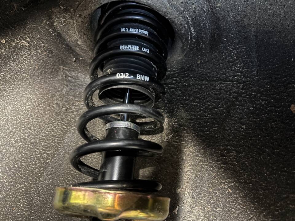Image 16/28 of BMW 323i (1982)