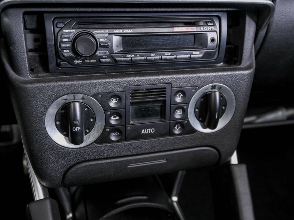 Immagine 30/50 di Audi TT 1.8 T (2001)